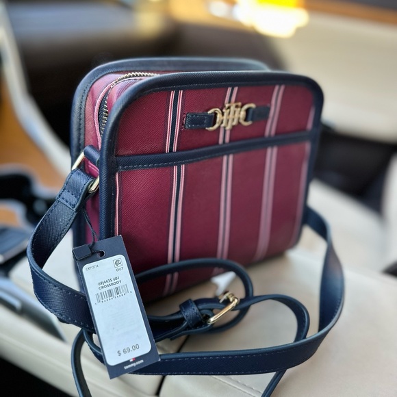 Tommy crossbody bag. Brand new with tag. - Picture 3 of 6